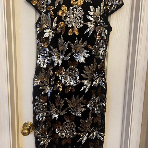 Calvin Klein sequined short sleeve dress. - Picture 4 of 9